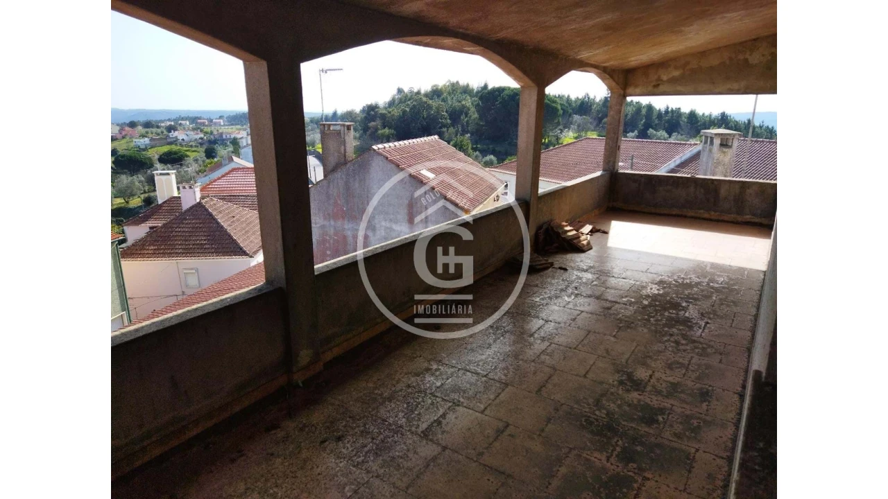 Prédio para Venda em São Pedro de Tomar Foto 13