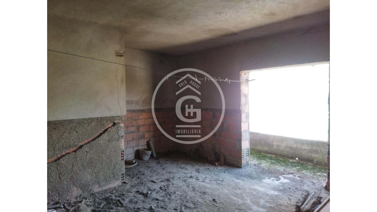 Prédio para Venda em São Pedro de Tomar Foto 18