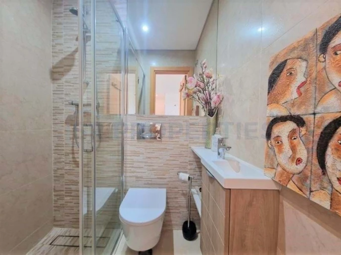 Apartamento T1 para Venda em Quarteira Foto 6