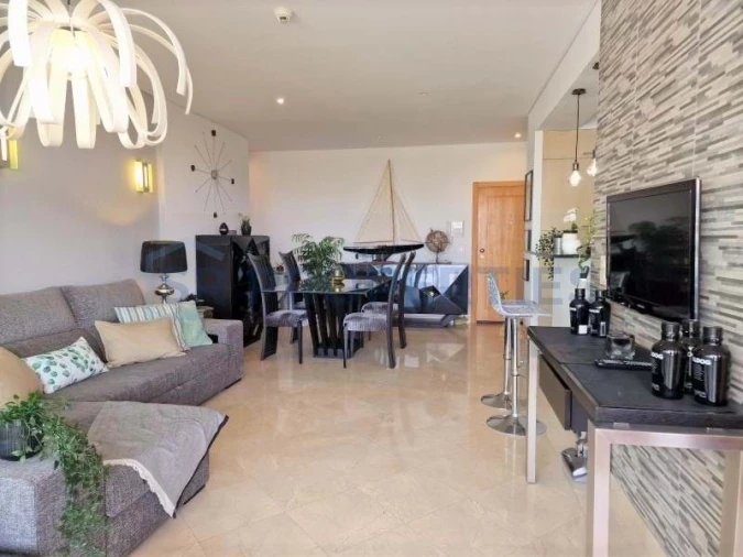 Apartamento T1 para Venda em Quarteira Foto 9