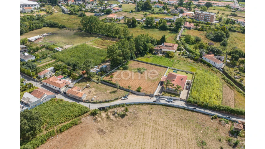 Terreno para Venda em Grijó e Sermonde Foto 2