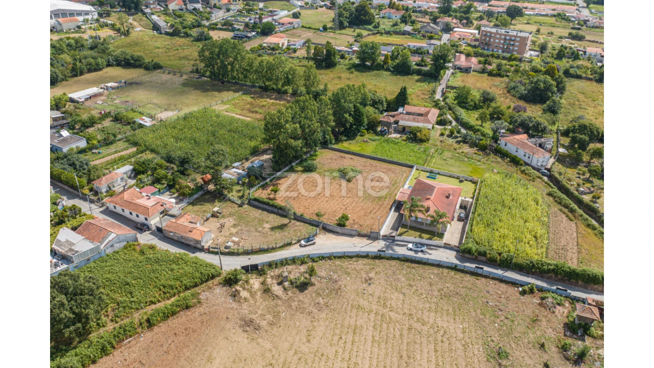 Terreno para Venda em Grijó e Sermonde Foto 2