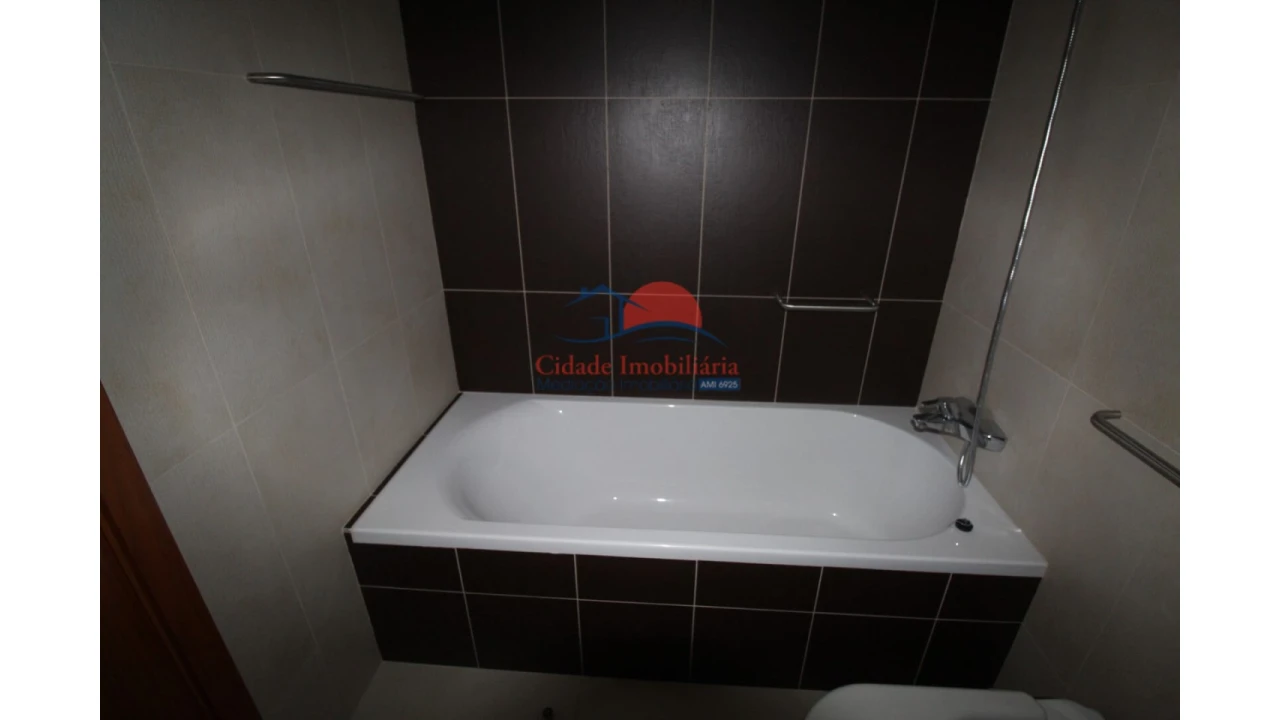 Apartamento T3 para Venda em São Martinho Foto 12