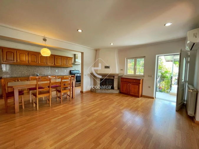 Moradia T4 para Venda em Couto Foto 13