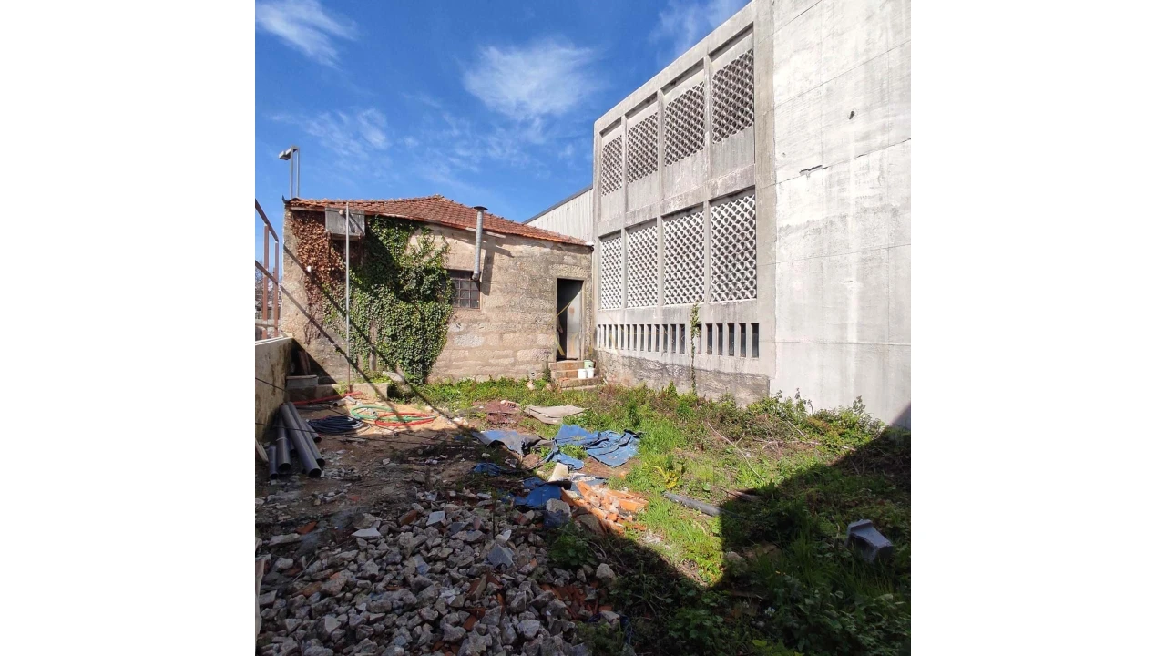 Prédio para Venda em Castêlo da Maia Foto 6