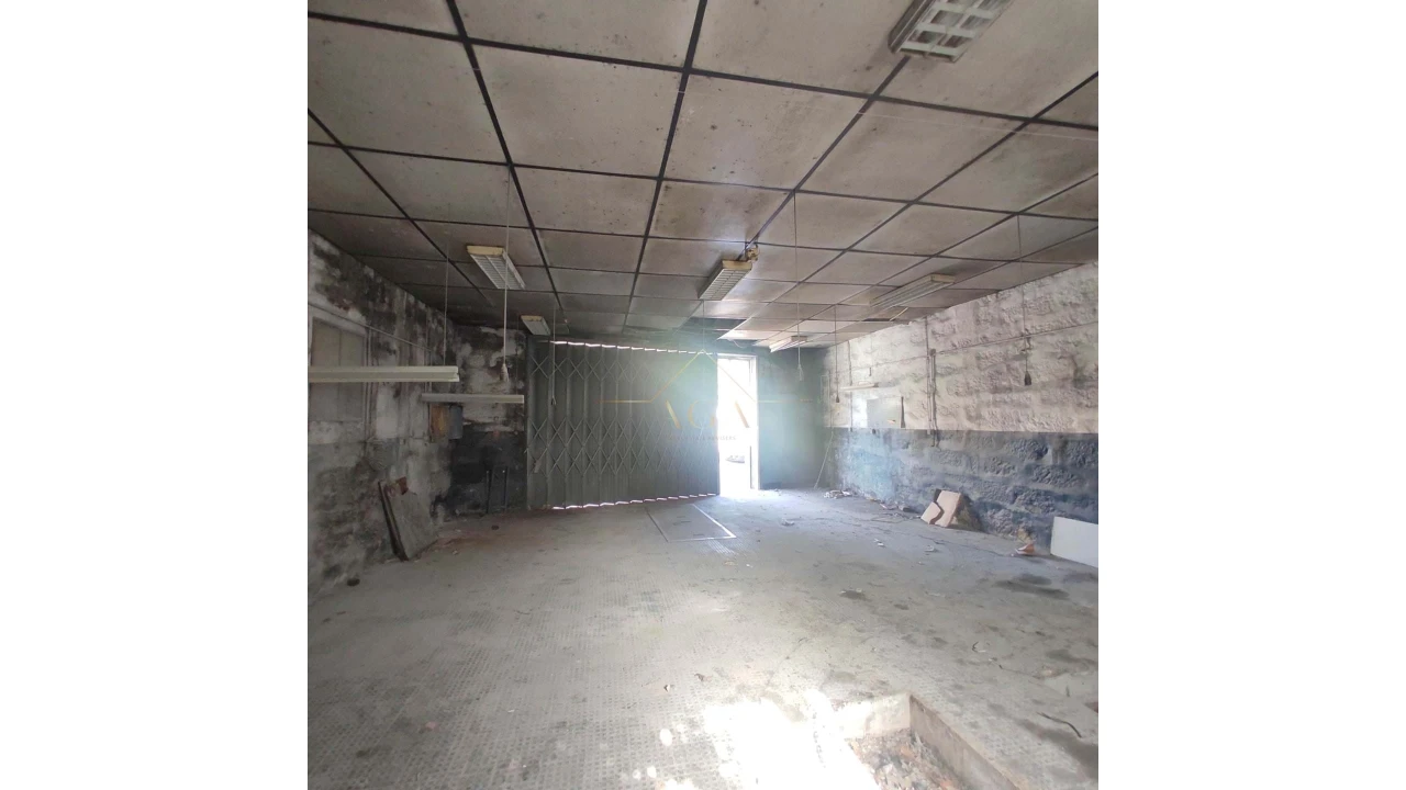 Prédio para Venda em Castêlo da Maia Foto 3