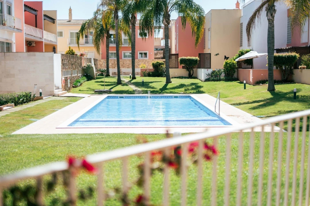 Apartamento T2 para Arrendamento férias em Quarteira Foto 24