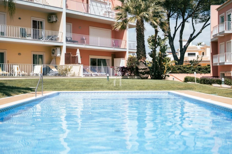 Apartamento T2 para Arrendamento férias em Quarteira Foto 25