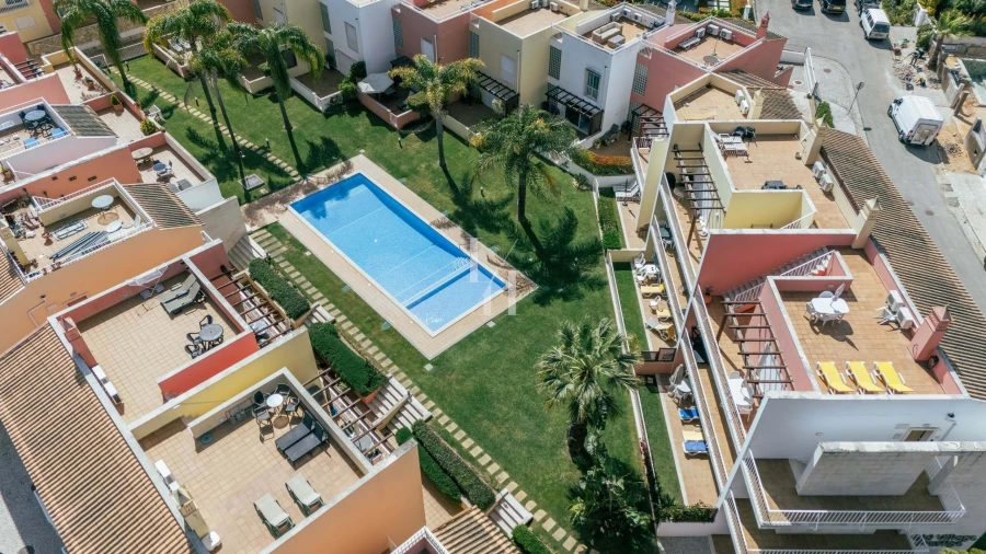 Apartamento T2 para Arrendamento férias em Quarteira Foto 18