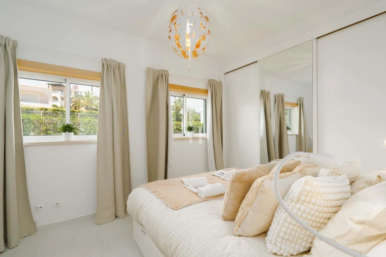 Apartamento T2 para Arrendamento férias em Quarteira Foto 10