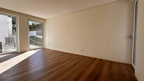 Moradia T5 para Venda em Corroios