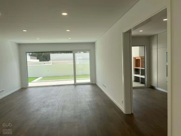 Moradia T4 para Venda em Corroios