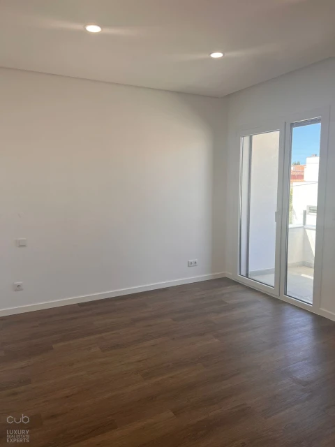 Moradia T4 para Venda em Corroios