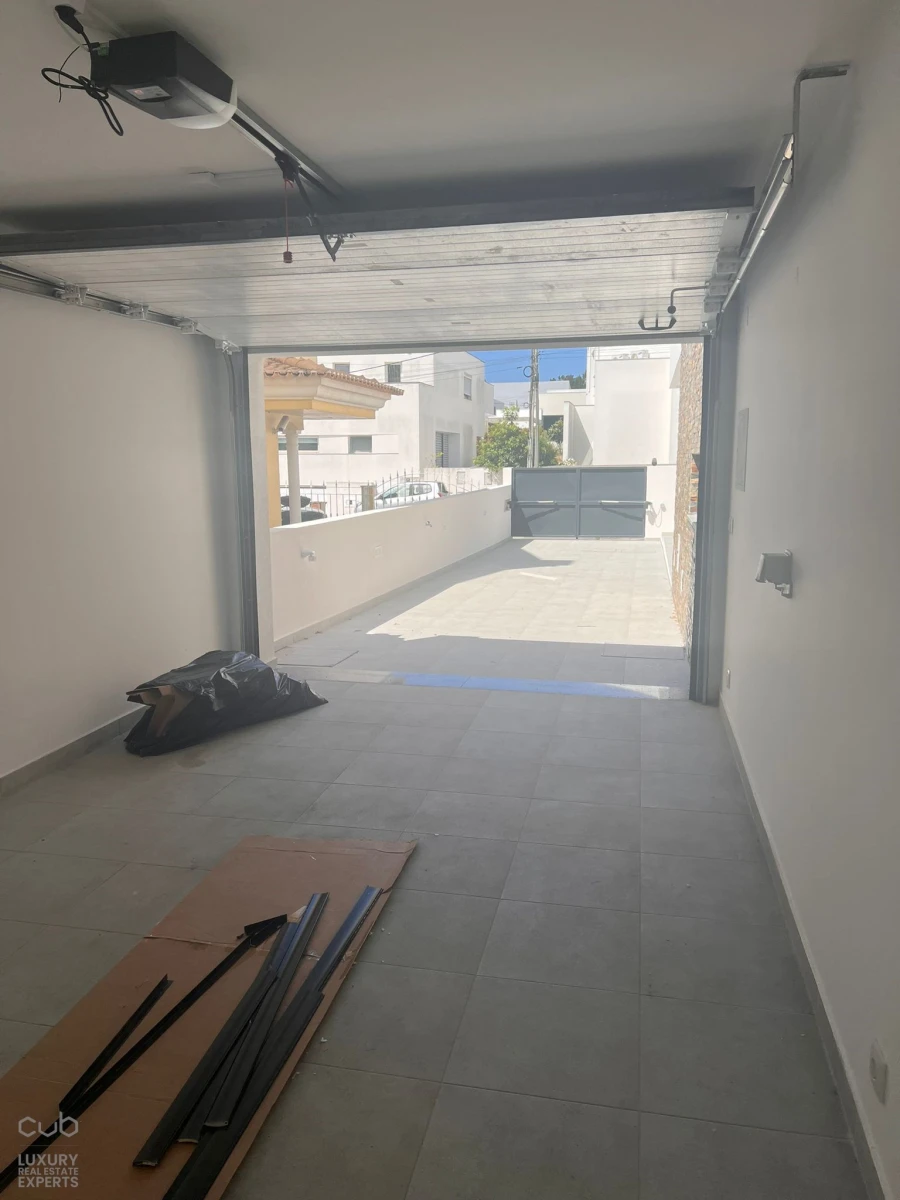 Moradia T4 para Venda em Corroios Foto 12