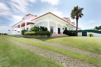 Moradia T5 para Venda em Corroios
