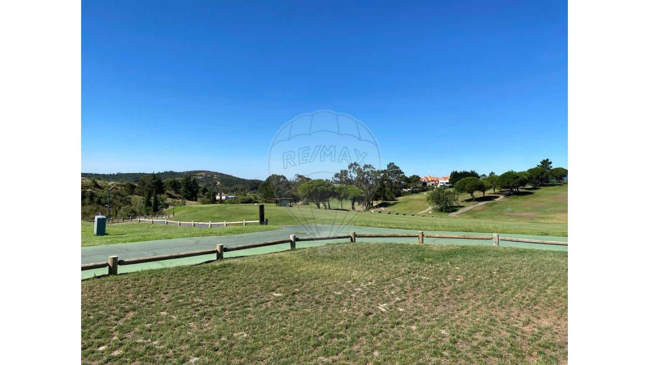 Terreno para Venda em Queluz e Belas Foto 1