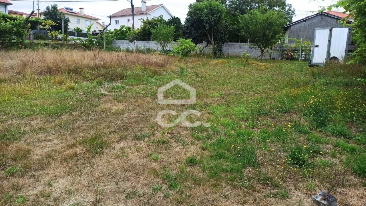 Terreno para Venda em Estorãos Foto 1