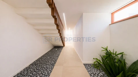 Moradia T4 para Venda em Quarteira
