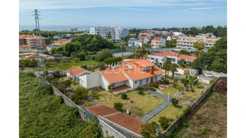 Moradia T13 para Venda em Arcozelo