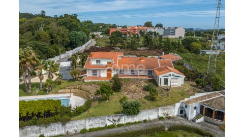 Moradia T13 para Venda em Arcozelo