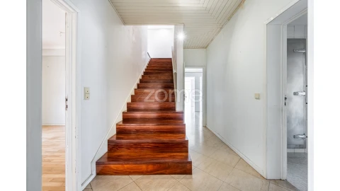 Moradia T13 para Venda em Arcozelo