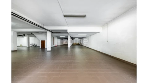 Moradia T13 para Venda em Arcozelo