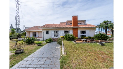 Moradia T13 para Venda em Arcozelo