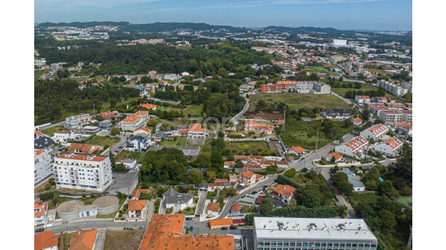 Moradia T13 para Venda em Arcozelo Foto 68