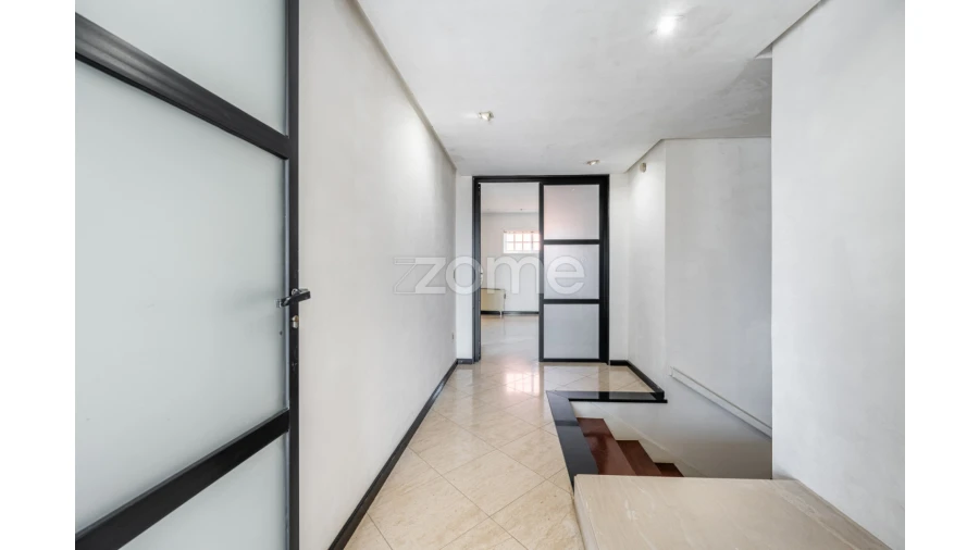 Moradia T13 para Venda em Arcozelo Foto 37