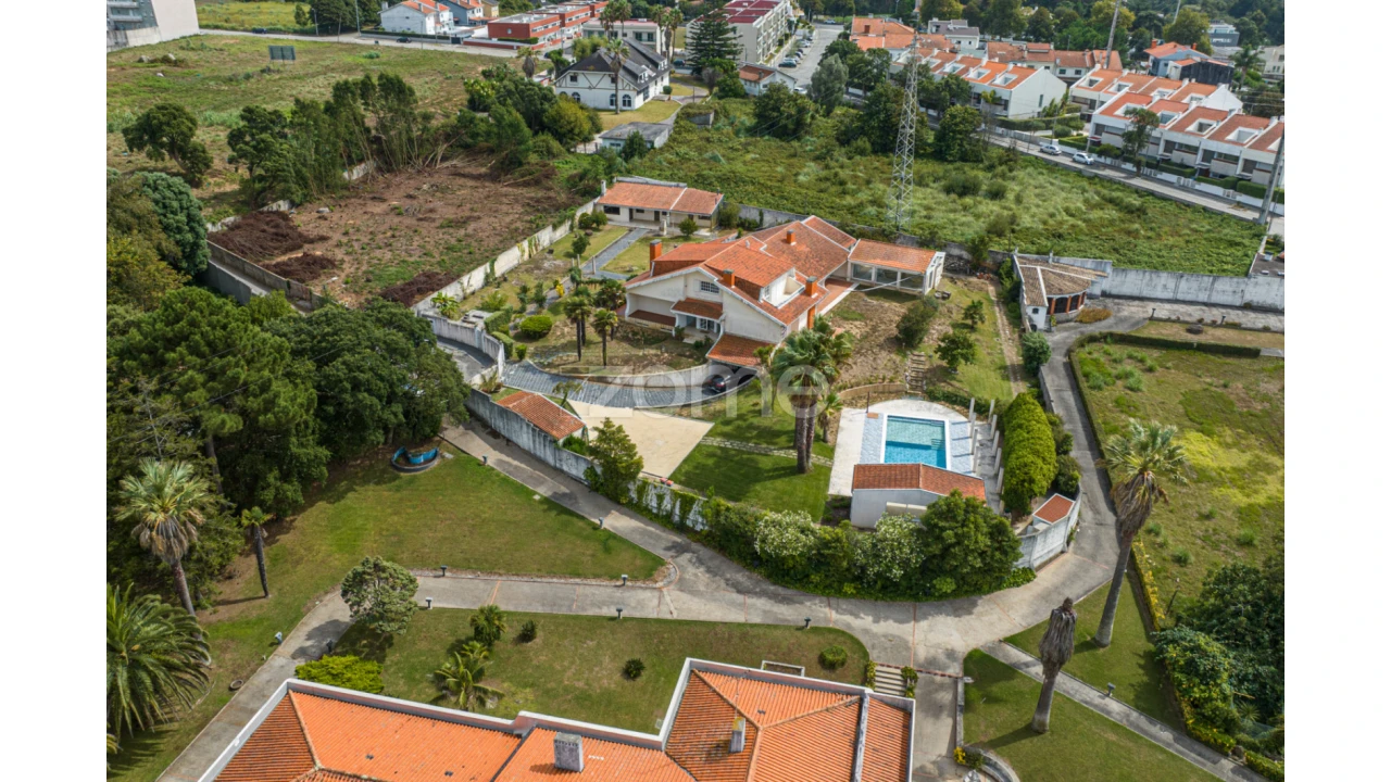 Moradia T13 para Venda em Arcozelo Foto 55