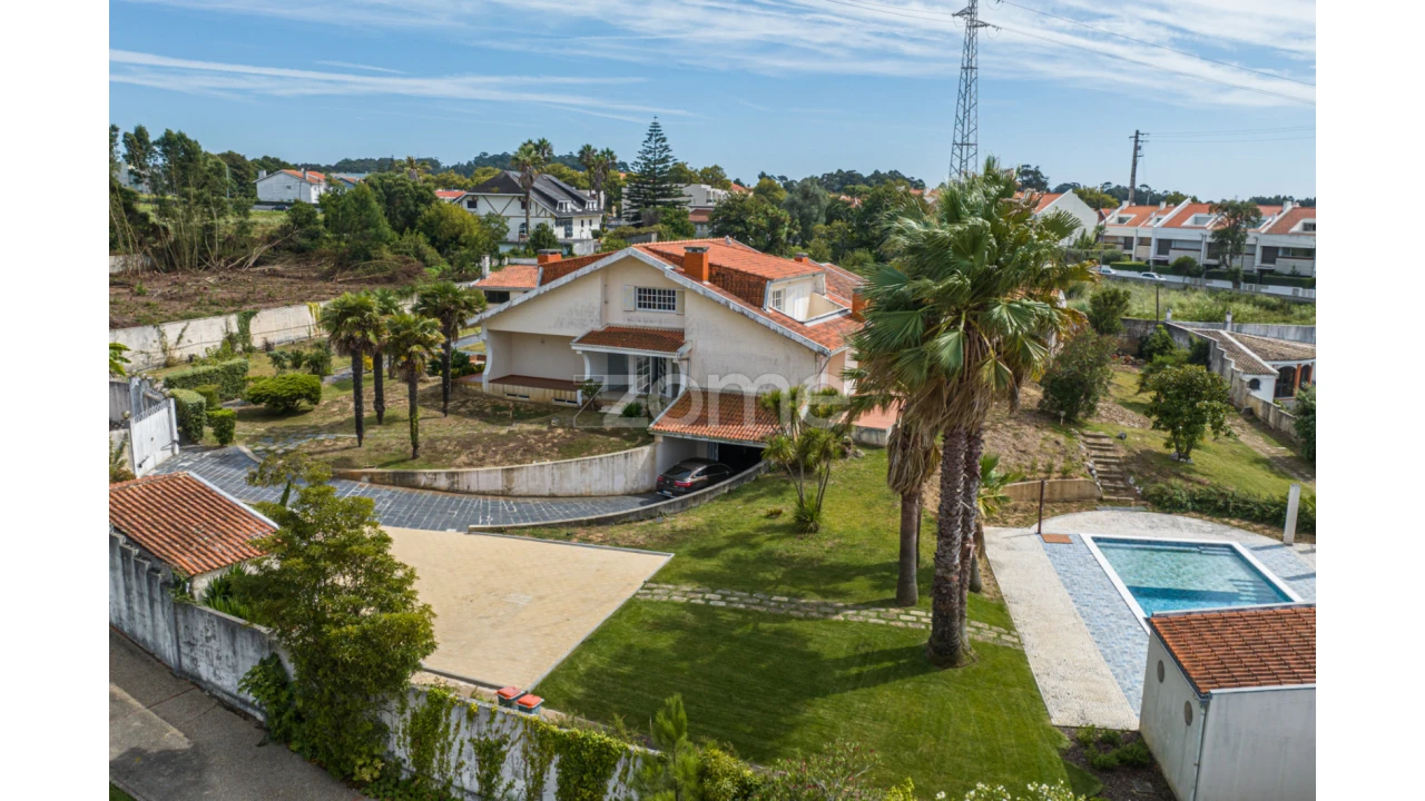 Moradia T13 para Venda em Arcozelo Foto 35