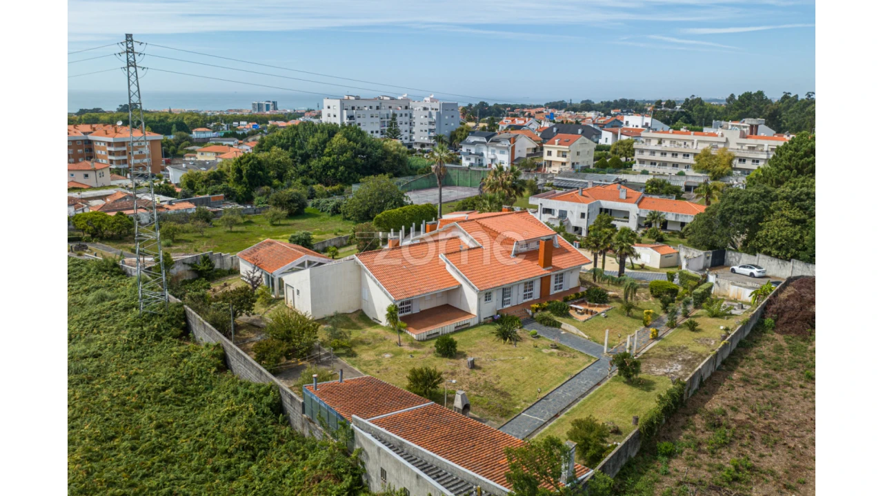 Moradia T13 para Venda em Arcozelo Foto 67