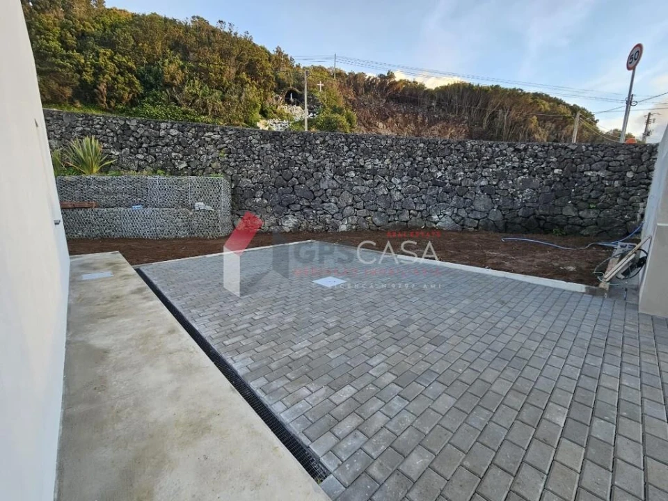 Moradia T2 para Venda em Biscoitos Foto 17