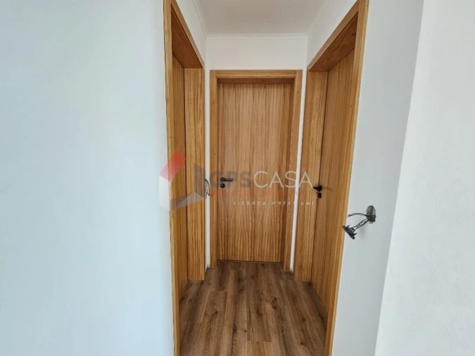 Moradia T2 para Venda em Biscoitos Foto 13