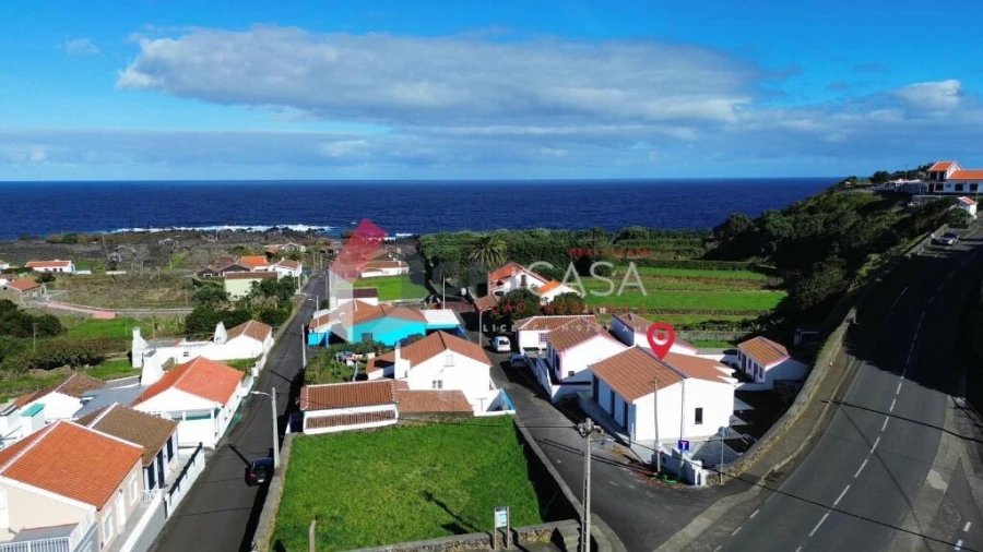 Moradia T2 para Venda em Biscoitos Foto 1