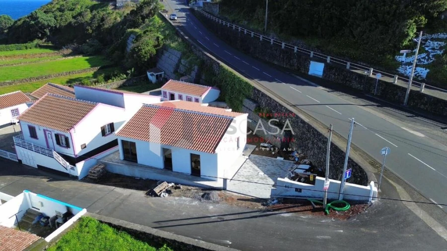 Moradia T2 para Venda em Biscoitos Foto 2