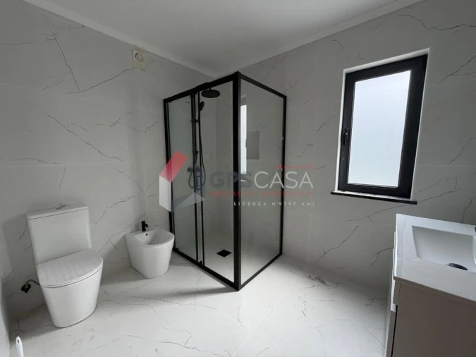 Moradia T2 para Venda em Biscoitos Foto 11