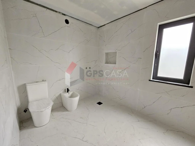 Moradia T2 para Venda em Biscoitos Foto 12