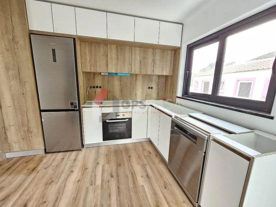 Moradia T2 para Venda em Biscoitos Foto 11