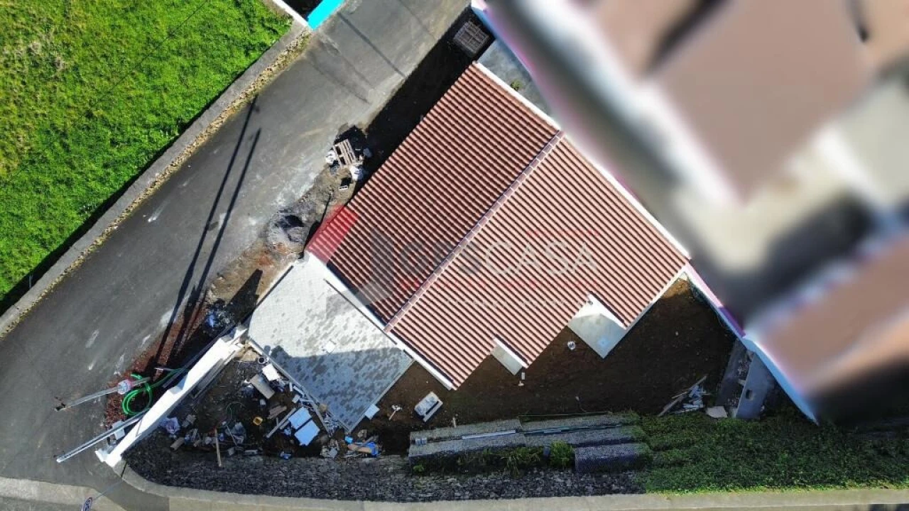 Moradia T2 para Venda em Biscoitos Foto 26