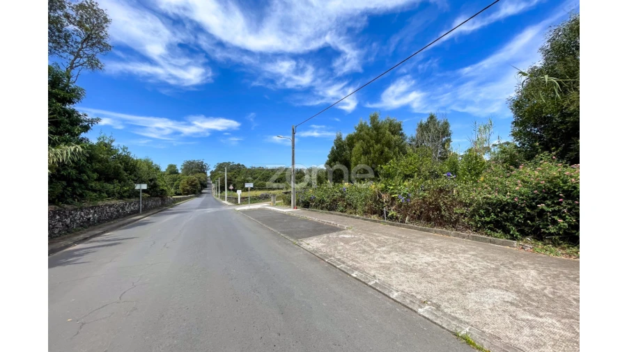Terreno para Venda em Fenais da Luz Foto 2