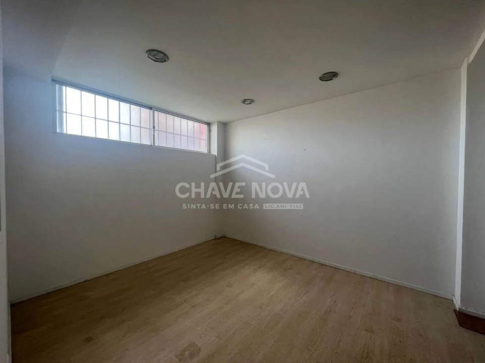 Loja para Venda em Aguçadoura e Navais Foto 3