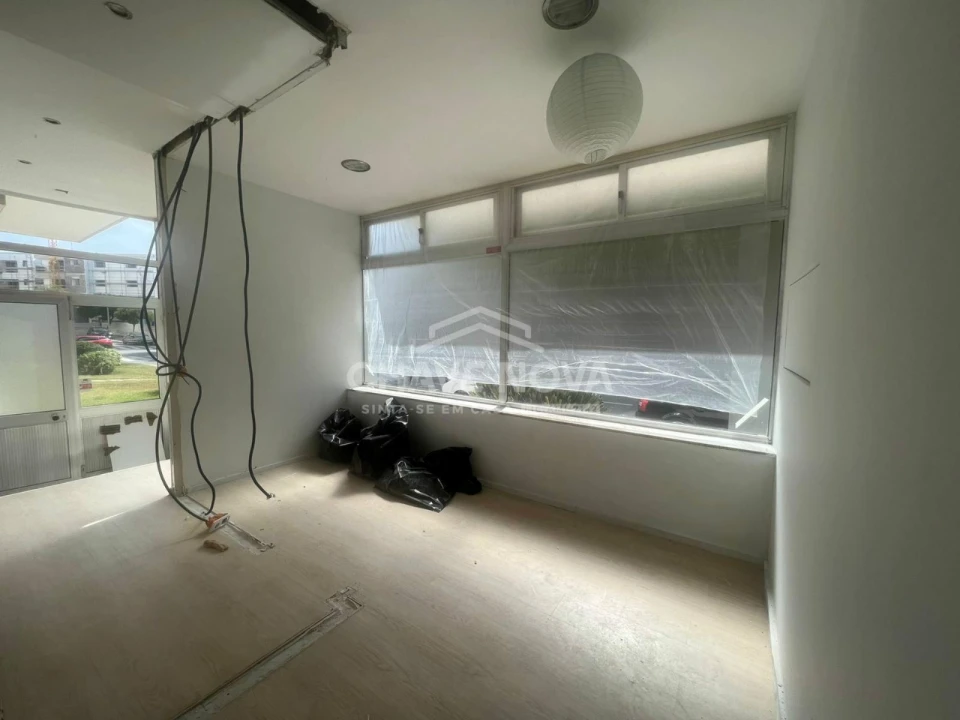 Loja para Venda em Aguçadoura e Navais Foto 9