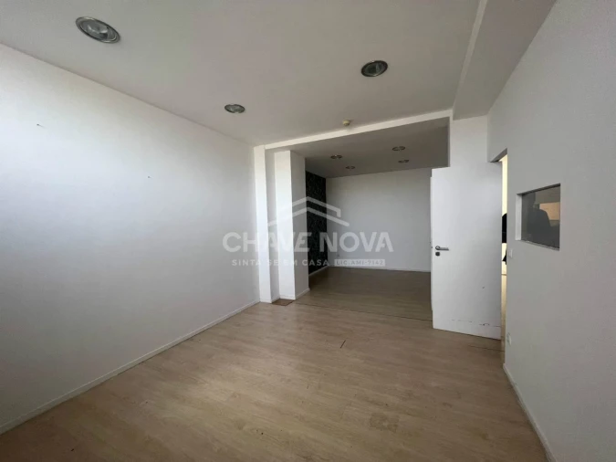 Loja para Venda em Aguçadoura e Navais Foto 4