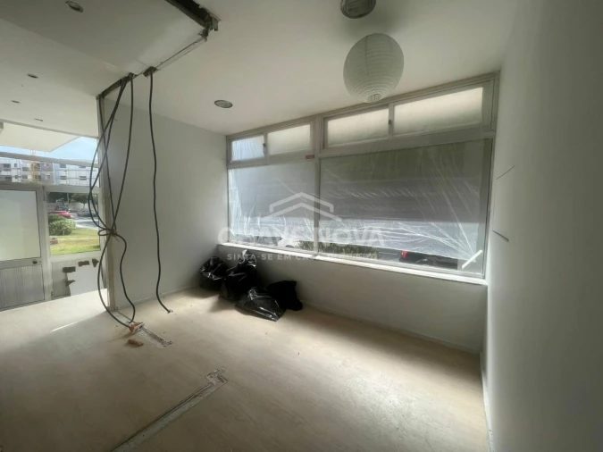 Loja para Venda em Aguçadoura e Navais Foto 9