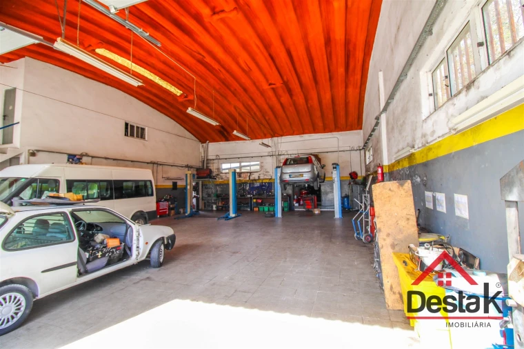 Loja para Arrendamento em São Pedro do Sul, Várzea e Baiões Foto 1