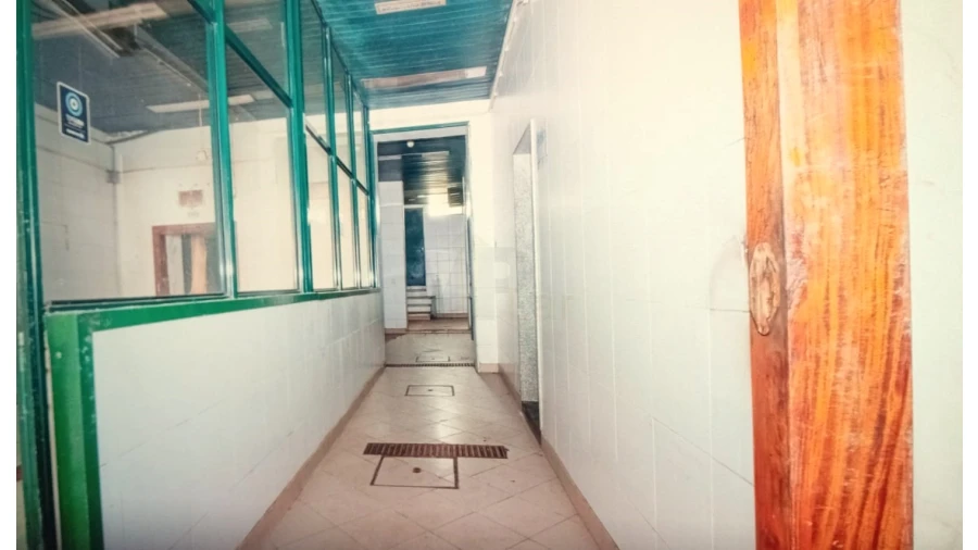 Loja para Arrendamento em Rio Tinto Foto 9