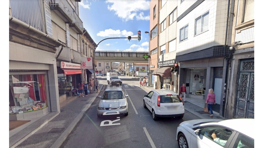 Loja para Arrendamento em Rio Tinto Foto 5