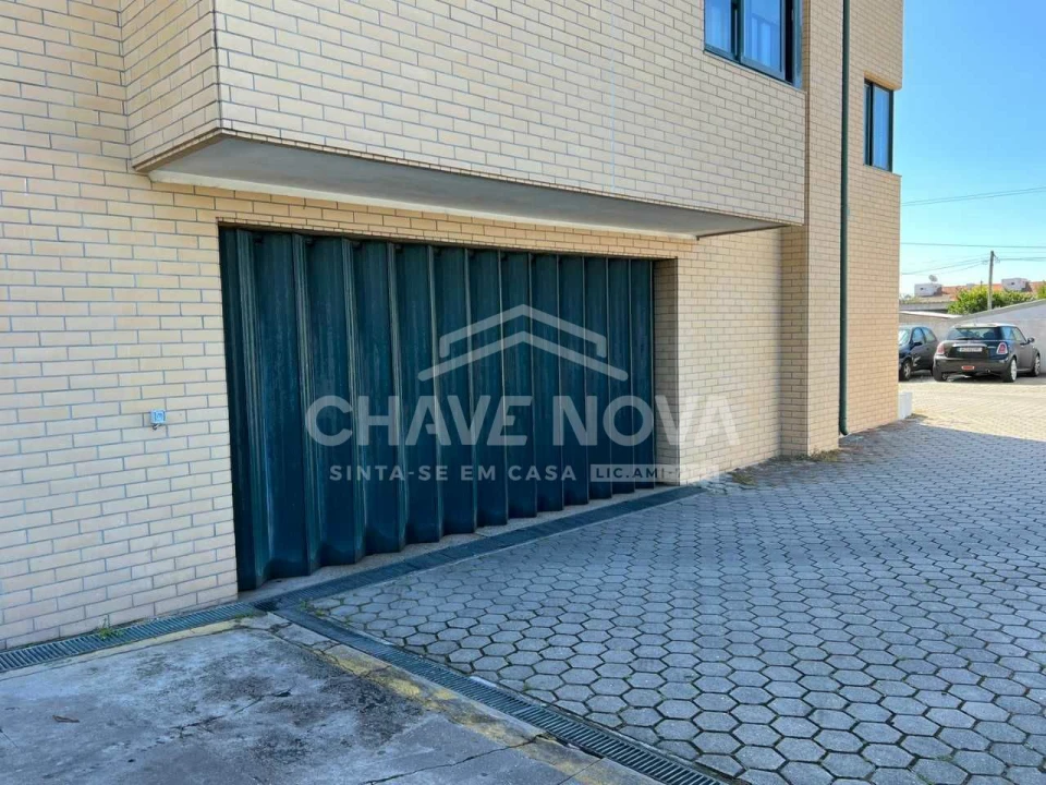 Negócio para Venda em Arcozelo Foto 1