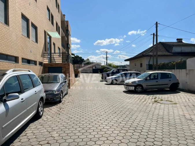 Negócio para Venda em Arcozelo Foto 2